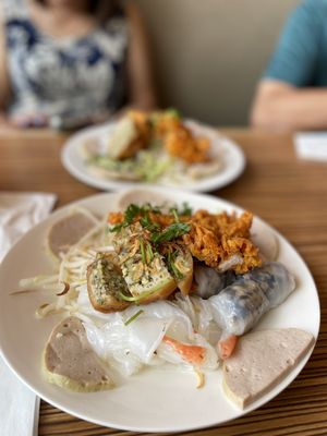 Banh Cuon Tay Ho 4 by null