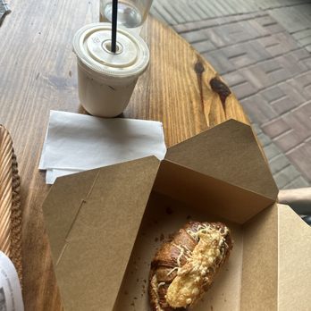 Un je ne sais Quoi... - Ham and cheese croissant, chai latte - Bakeries Near Me - Waco, Texas Un je ne sais Quoi... - Ham and cheese croissant, chai latte - Bakeries Near Me - Waco, Texas