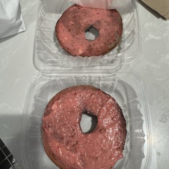 Bagelmania - The light spackling of strawberry cream cheese is the new norm here. I try every few years and I go back and I get garbage/ - Coffee & Tea Near Me - Huntington Beach, California