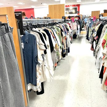Does Tj Maxx Sell Maternity Clothes? Top Finds & Tips 2025 – buzzlyo
