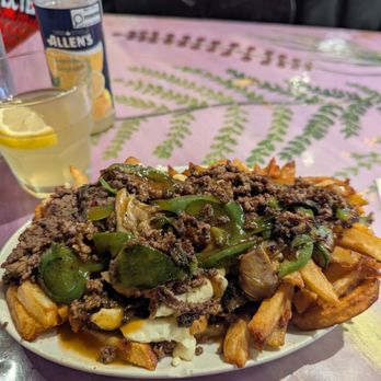 La Banquise - Elvis and lemonade - Poutineries Near Me - Montreal, Quebec