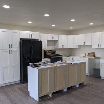 CAA Hawaii Cabinet - Shaker style cabinets in white - Cabinetry Near Me - Honolulu, Hawaii CAA Hawaii Cabinet - Shaker style cabinets in white - Cabinetry Near Me - Honolulu, Hawaii