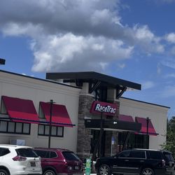 RaceTrac Petroleum - Store front