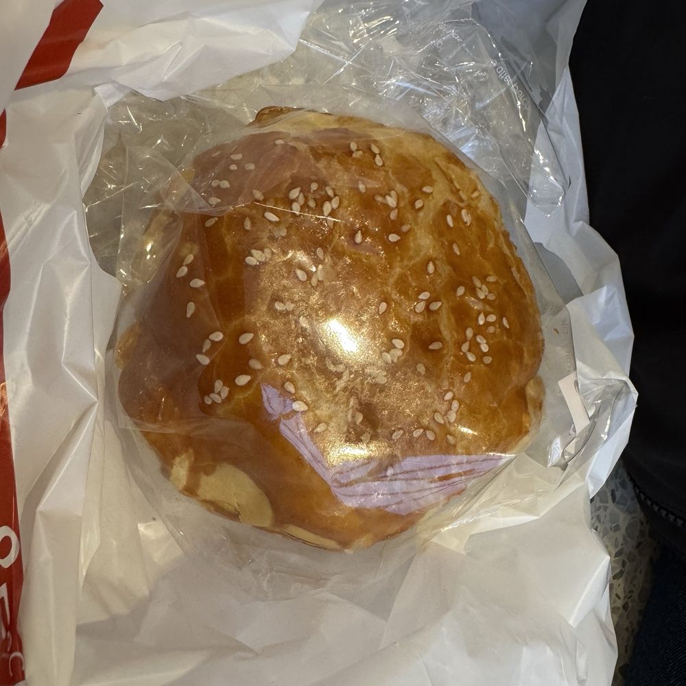 85°C Bakery Cafe-Flushing - Taro bun - Bakeries Near Me - Flushing, New York 85°C Bakery Cafe-Flushing - Taro bun - Bakeries Near Me - Flushing, New York