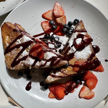 Toast Kitchen & Bar - stuffed crunch berry French toast - Breakfast & Brunch Near Me - Brea, California