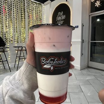 Bobaholics - Strawberry Dream Latte - Bubble Tea Near Me - San Jose, California