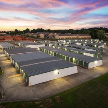 US Storage Centers - Exterior Building - Self Storage Near Me - Clarksville, Tennessee US Storage Centers - Exterior Building - Self Storage Near Me - Clarksville, Tennessee