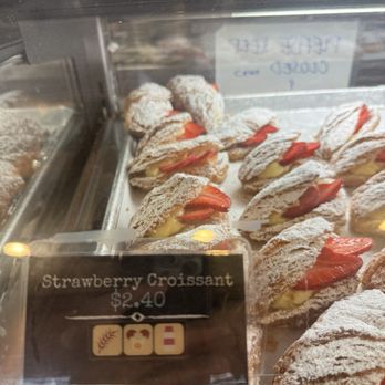Cream Pan - Strawberry Croissant - Bakeries Near Me - Tustin, California