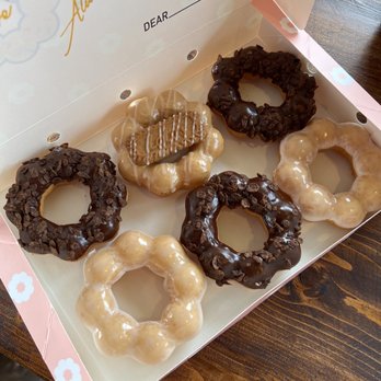 Mochinut - Original, chocolate with choco pebbles, lotus - Bubble Tea Near Me - Carrollton, Texas