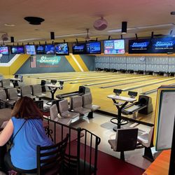 Stump's Bowling Lanes - Bowling!