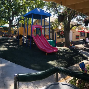 Laurel Hall Preschool - "Big Yard" - Preschools Near Me - Los Angeles, California