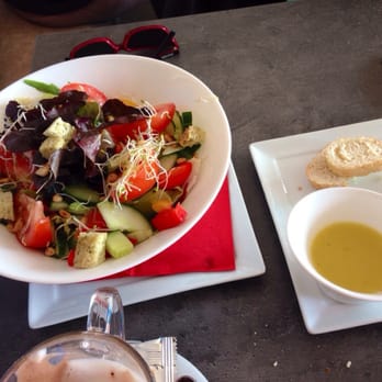 Strand5 - Salat "Strand 5" mit Senf Vigerette und Brot ab EUR 8,50 - sehr lecker - Cafes Near Me - Borkum, NI Strand5 - Salat "Strand 5" mit Senf Vigerette und Brot ab EUR 8,50 - sehr lecker - Cafes Near Me - Borkum, NI