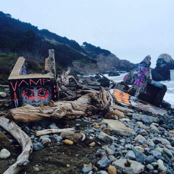 Mile Rock Beach - Beaches Near Me