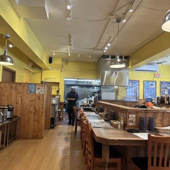 Marujuu - Dining room - Japanese Near Me - Honolulu, Hawaii