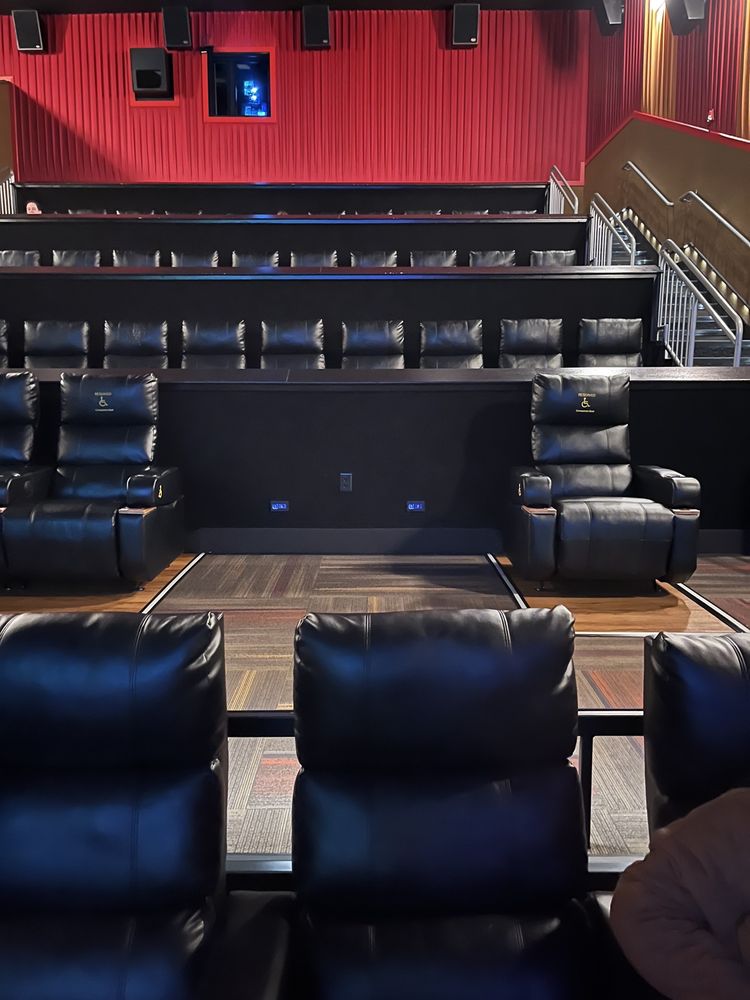 Regal Streets of Indian Lake, Hendersonville Roadtrippers