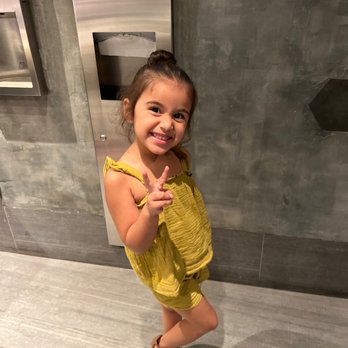 CVI.CHE 105 - My baby girl enjoying our night out! - Seafood Near Me - Miami, Florida