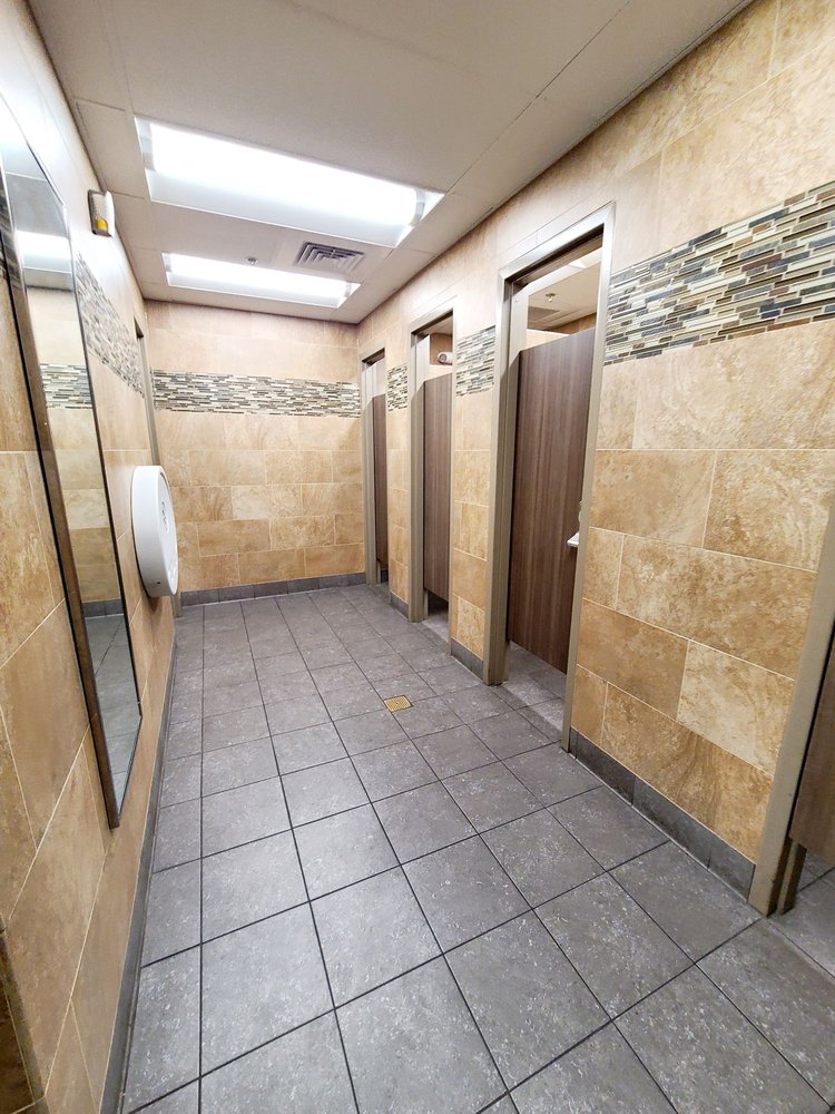 PILOT TRAVEL CENTER Updated September 2024 30 Photos & 17 Reviews