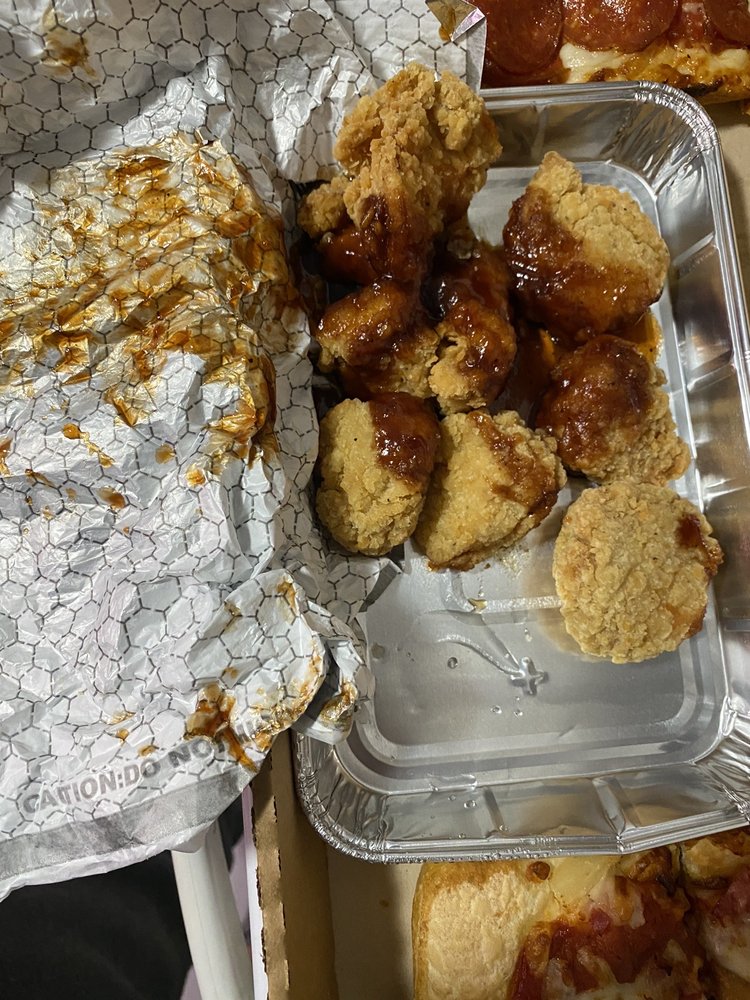 PIZZA HUT Updated October 2024 17 Reviews 500 SW 10th St, Topeka