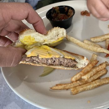 Crowbar Cafe - Cheese burger - American Near Me - Shoshone, California