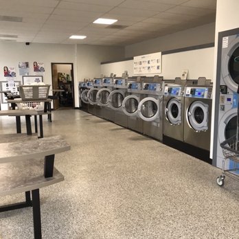 1st Street Laundromat - Lavanderia - The machines. - Laundromat Near Me - Newberg, Oregon 1st Street Laundromat - Lavanderia - The machines. - Laundromat Near Me - Newberg, Oregon
