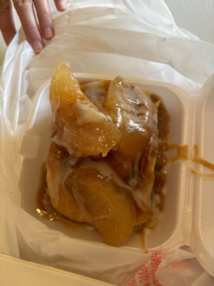 Ooey Gooey Cinnamon Rolls And Cafe Logo