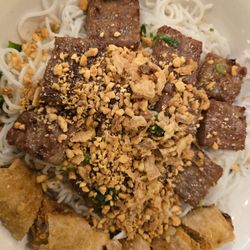 Pho Tran88 - Bun thit nuoung cha gio
