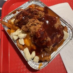 Chef Fred Poutinerie - Pulled Pork Poitine - small size