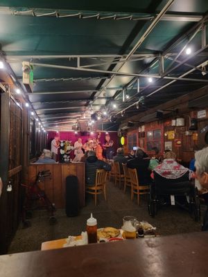 Sam's Bar-B-Que by null