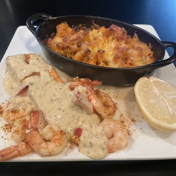 Wesley’s Grill - Salmon shrimp mac - Seafood Near Me - Bloomington, Illinois Wesley’s Grill - Salmon shrimp mac - Seafood Near Me - Bloomington, Illinois