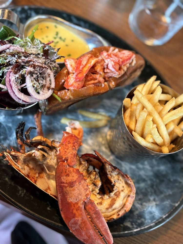 Burger & Lobster