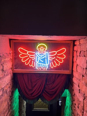 Hoot The Redeemer by null