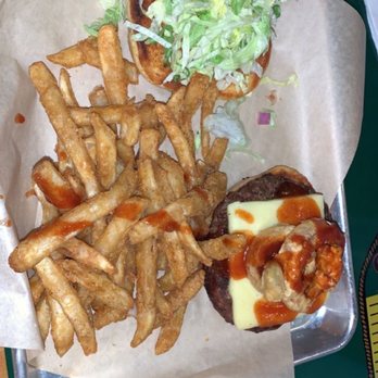 Gator's Dockside Ocala - Sweet and spicy jalapeño burger - American Near Me - Ocala, Florida