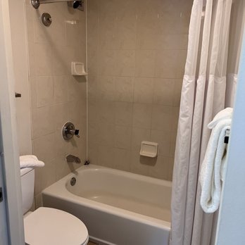 Radisson Hotel Cincinnati Riverfront - Blech... motel 6 bathroom anyone? - Hotels Near Me - Covington, Kentucky Radisson Hotel Cincinnati Riverfront - Blech... motel 6 bathroom anyone? - Hotels Near Me - Covington, Kentucky