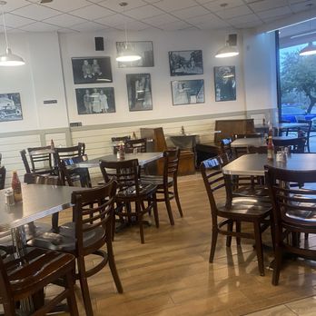 Southwell's Hamburger Grill - Inside - Burgers Near Me - Houston, Texas Southwell's Hamburger Grill - Inside - Burgers Near Me - Houston, Texas