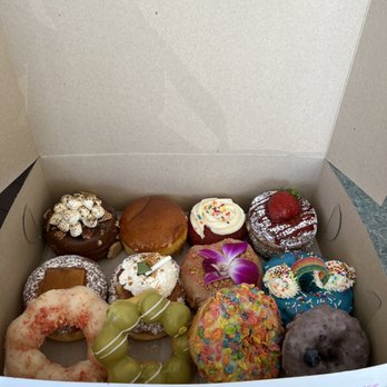Friendly Donuts - IG: happyfoodieoc - Donuts Near Me - Orange, California Friendly Donuts - IG: happyfoodieoc - Donuts Near Me - Orange, California
