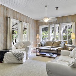 The Inn at Ocean Springs - Vancleave Suite; The Bradford house