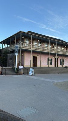 Cosmopolitan Hotel and Restaurant by null