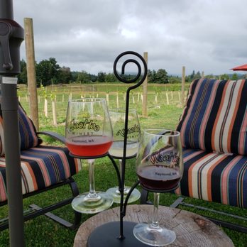 Woohoo winery - Wine flights in the vineyard - Wine Tasting Room Near Me - Raymond, Washington Woohoo winery - Wine flights in the vineyard - Wine Tasting Room Near Me - Raymond, Washington