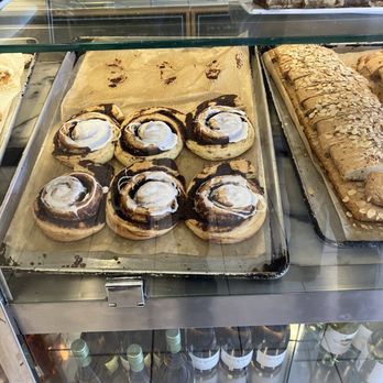 Sausalito Bakery & Cafe - Fresh Cinnamon Rolls - Coffee & Tea Near Me - Sausalito, California