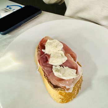 La Rondinella - Prosciutto - Italian Near Me - Capri, NA