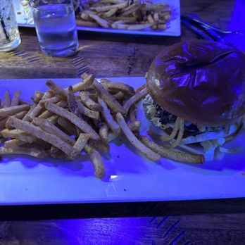 Essence Kitchen + Bar - Hot shots buger - New American Near Me - Chino Valley, Arizona Essence Kitchen + Bar - Hot shots buger - New American Near Me - Chino Valley, Arizona