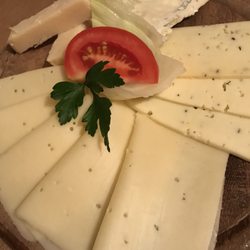 Bar Heuschupfen - Käseplatte