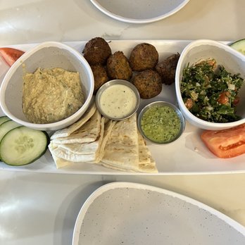 Pinched on the River - Mezze plate - Mediterranean Near Me - Chicago, Illinois