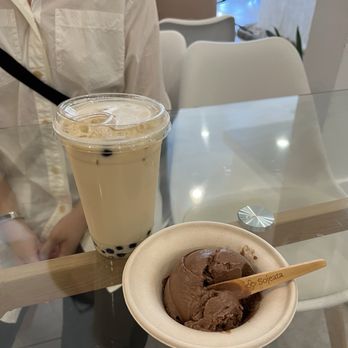 Vivot Craft Cafe - Chocolate ice cream and jasmine milk tea - Bubble Tea Near Me - Fullerton, California