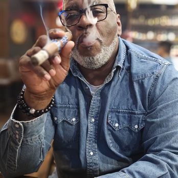 Robusto by Havana Mix - Great place to kick back and unwind! Live Music on Sundays at 7p.m. - Tobacco Shops Near Me - Memphis, Tennessee Robusto by Havana Mix - Great place to kick back and unwind! Live Music on Sundays at 7p.m. - Tobacco Shops Near Me - Memphis, Tennessee