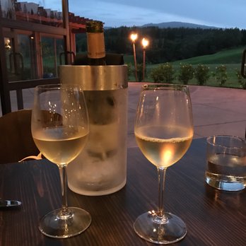 Taverna - Moscato d'Asti - Cocktail Bars Near Me - Kapalua, Hawaii