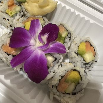 Flamin’ Thai - Alaskan Roll.. 1/5 stars - Thai Near Me - Minneapolis, Minnesota