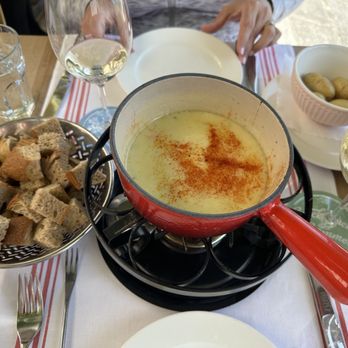 Zunfthausrestaurant Pfistern - Fondue for one (more than enough for two) - Swiss Food Near Me - Luzern, LU Zunfthausrestaurant Pfistern - Fondue for one (more than enough for two) - Swiss Food Near Me - Luzern, LU