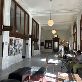 US Post Office - Sitting area for eating treats or having a coffee - Post Offices Near Me - Tacoma, Washington