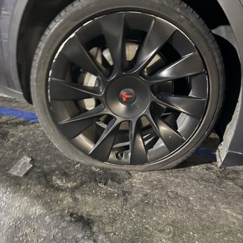 Lopez & Sons Tires - Tires Near Me - North Hills, California